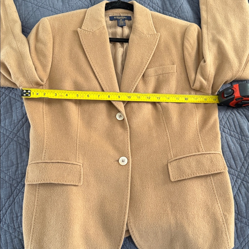 Brooks Brothers BabyCamel Hair Women's Blazer
Size 12
Fabric woven in Italy - Picture 13 of 14